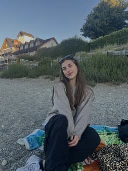 Yazmin Feu