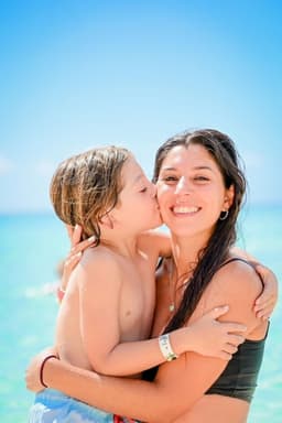 Elizabeth Valenzuela