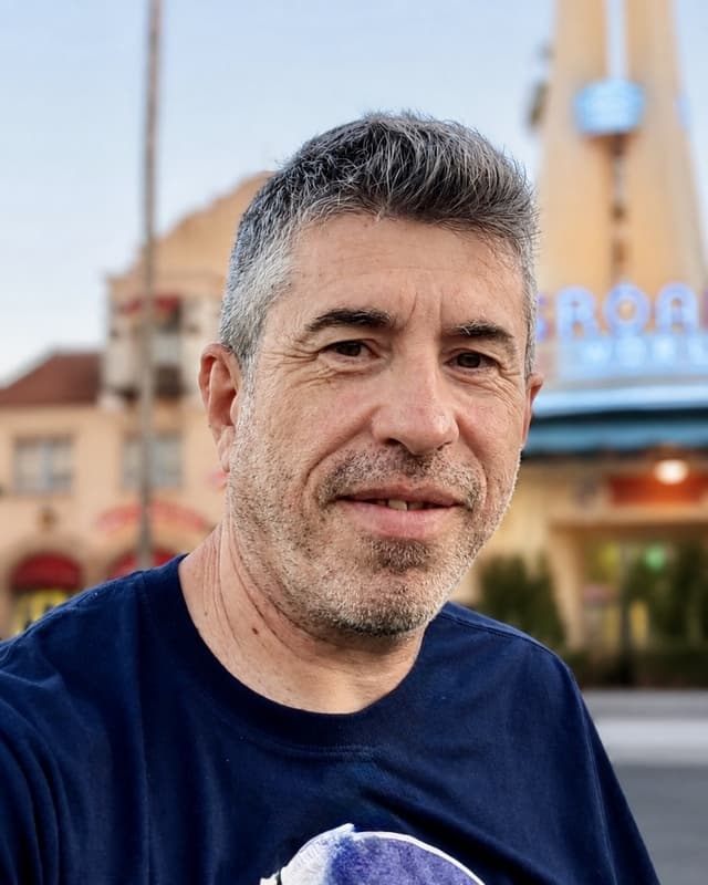 Carlos Dominguez